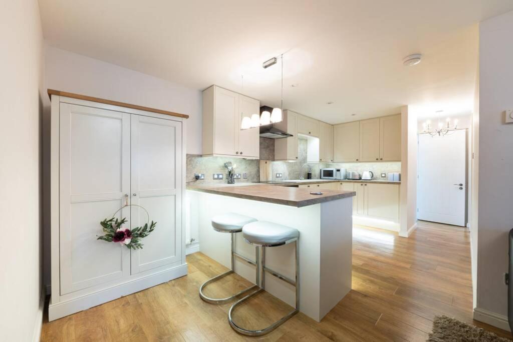 Burlington Place, Shrewsbury. 2 Bedroom, Private Parking, 5 Minutes From Town Esterno foto