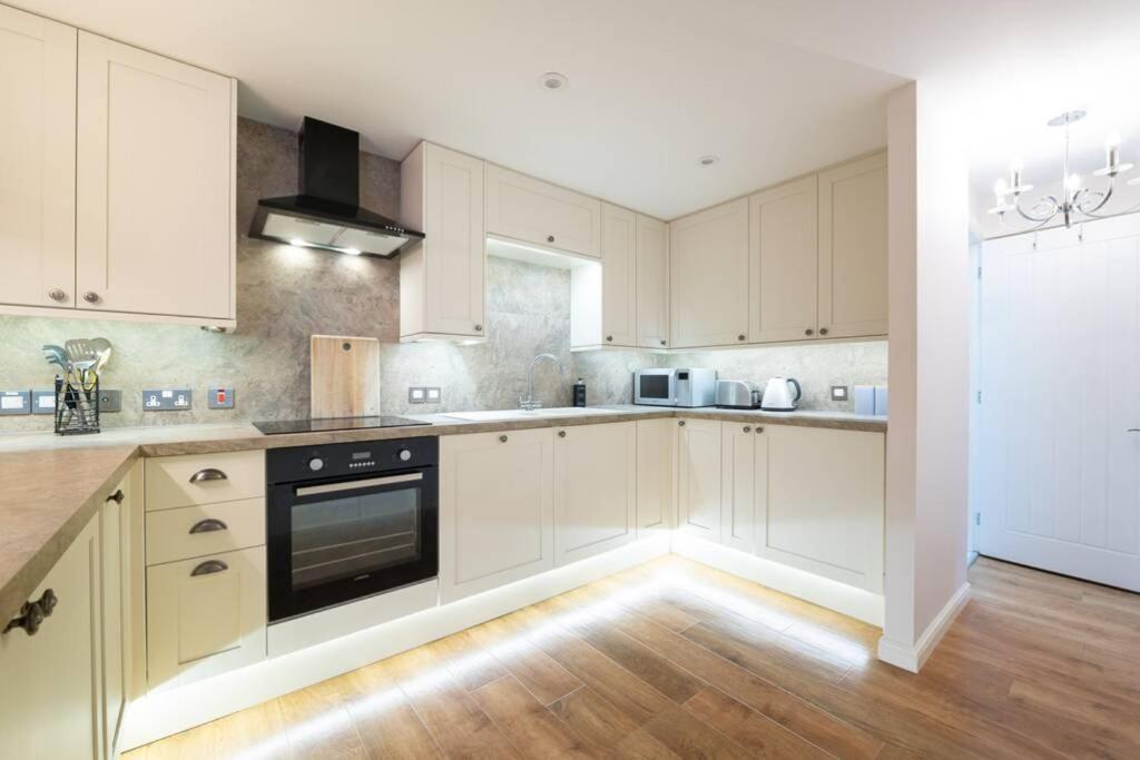 Burlington Place, Shrewsbury. 2 Bedroom, Private Parking, 5 Minutes From Town Esterno foto